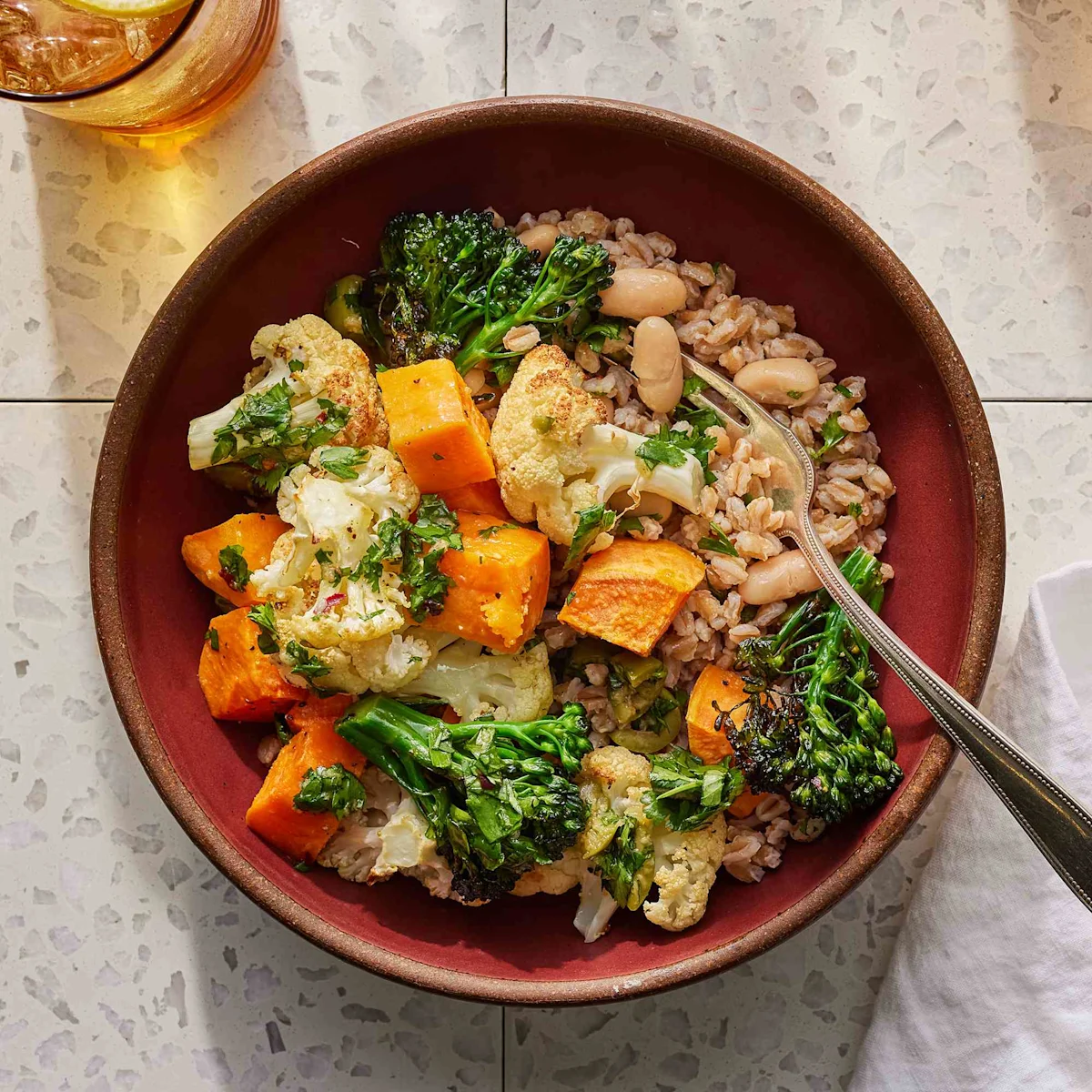 Balanced grain bowl with vegetables